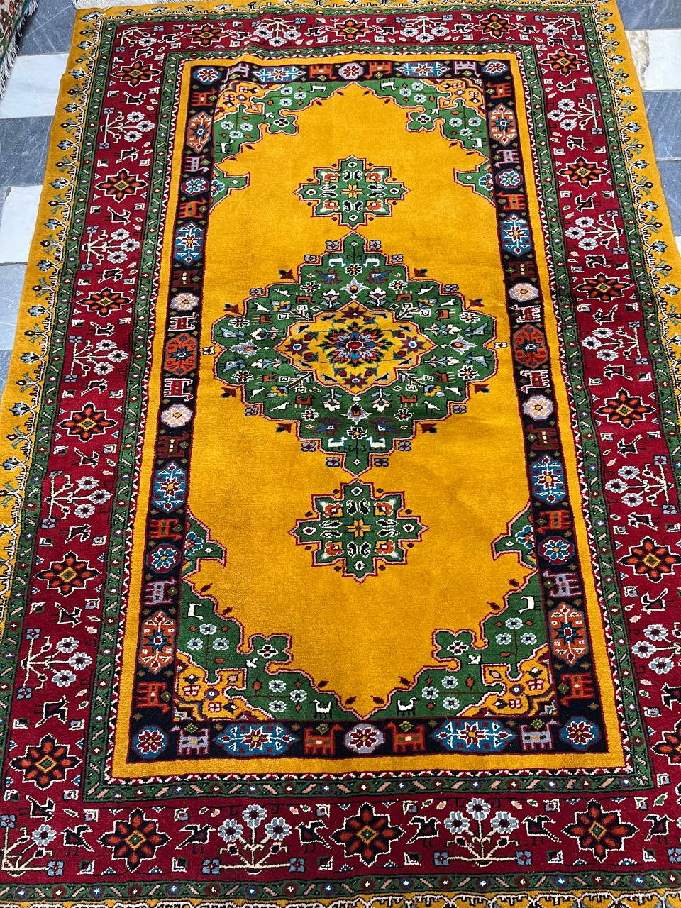 قالیچه سه متری گل ابریشم خردلی